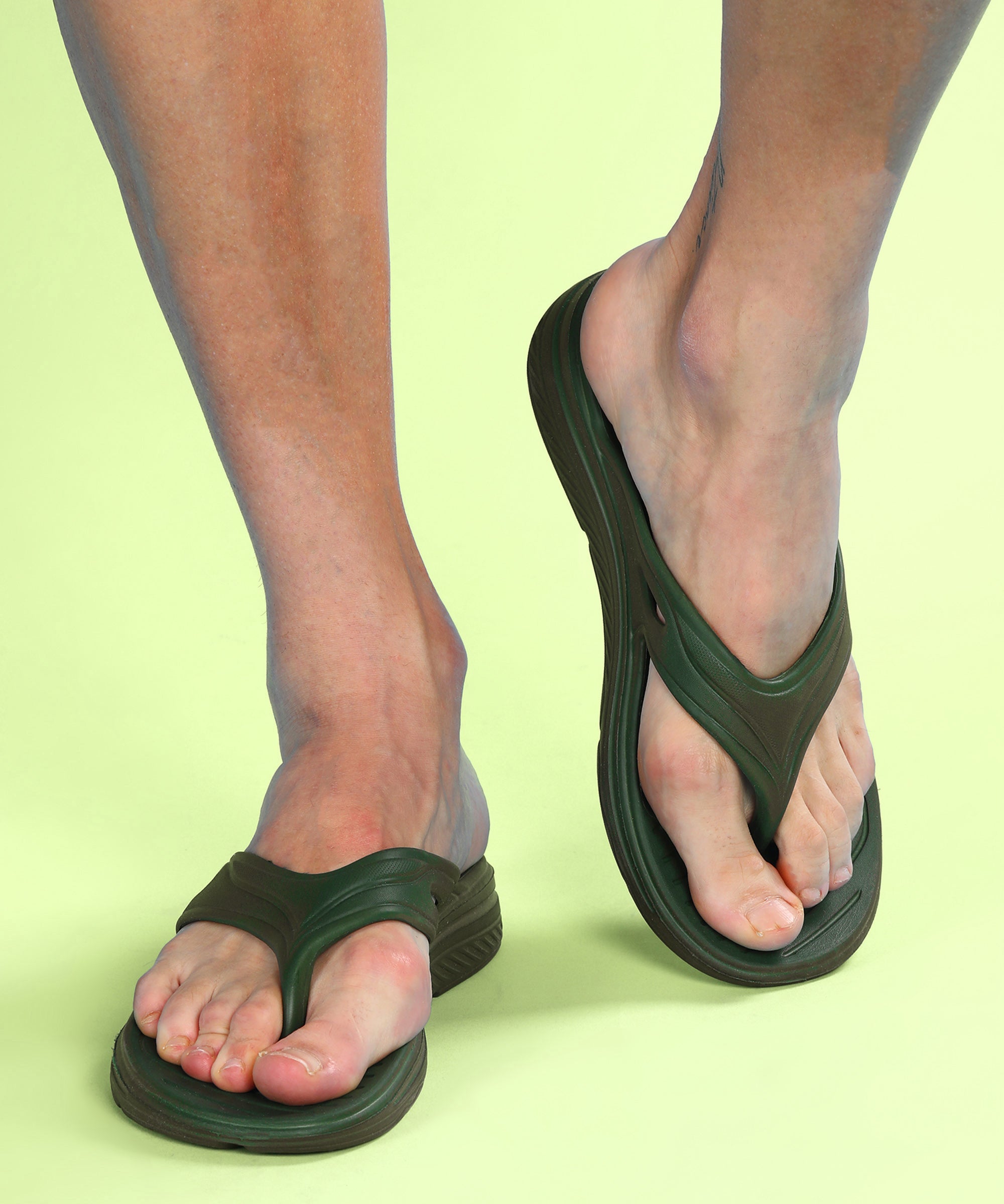 Paragon discount flip flops