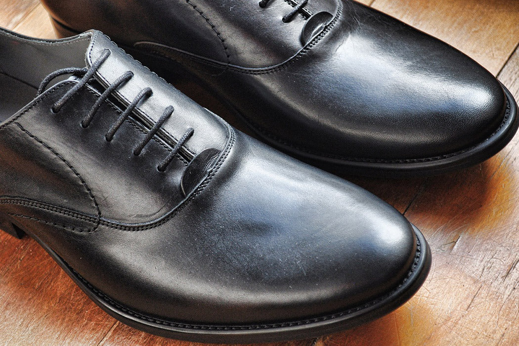 Make your ultimate black footwear collection with these formal shoes for men