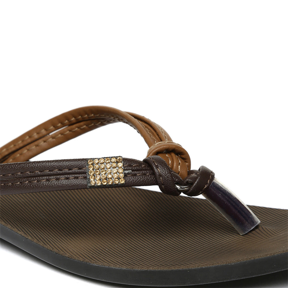Paragon PU7105L Women Stylish Lightweight Flipflops | Comfortable soles| Casual &amp; Trendy Slippers | Indoor &amp; Outdoor