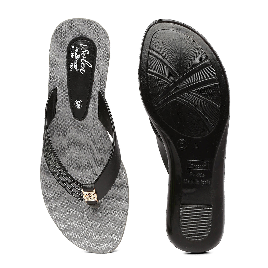 Paragon PU7923L Women Stylish Lightweight Flipflops | Comfortable with Anti skid soles | Casual &amp; Trendy Slippers | Indoor &amp; Outdoor